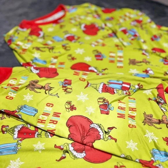 🌻Men’s Grinch PJ set.🌻 - Picture 3 of 3